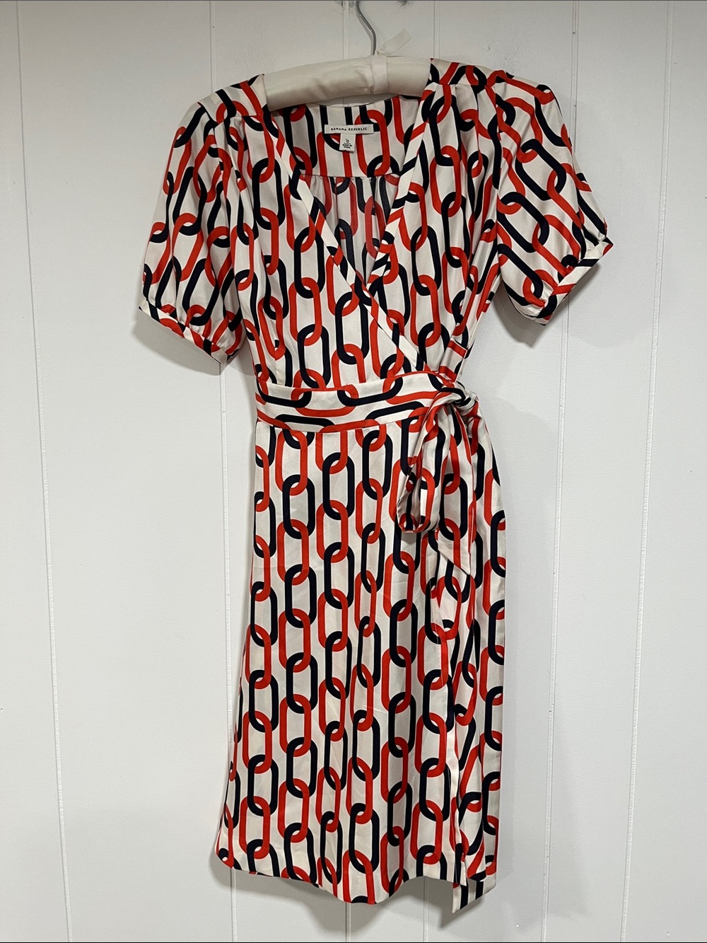 Banana Republic Red, Black & White Chain-Link Wrap 100% silk  Dress 0
